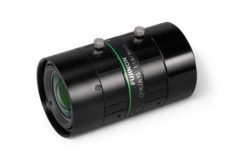Ein schwarzes Fujinon-Objektiv mit der Aufschrift "CF16ZA1S 1:1.8 16mm".