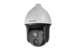 Überwachungskamera von Hikvision in Weiß und Schwarz.