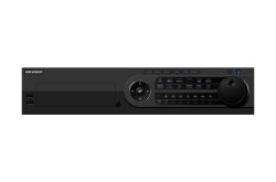 Hikvision-Digitalrecorder mit verschiedenen Steuerknöpfen und Tasten auf der Vorderseite.