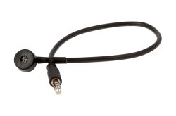 Ein schwarzer Audiokabel mit einem Ohrhörer und einem 3,5-mm-Klinkenstecker.