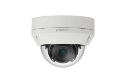 Überwachungskamera mit Kuppelgehäuse von Wisenet.
