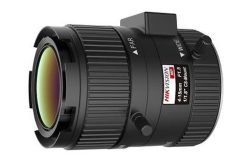 Schwarzes Kameraobjektiv von Hikvision mit den Aufschriften 4-15 mm, F1.5, 1/1.8", CS-Mount.