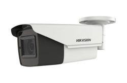 Kamera von Hikvision in zylindrischer Form mit weißem Gehäuse.