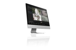 Ein Computerbildschirm, der Überwachungssoftware mit mehreren Videoansichten anzeigt.