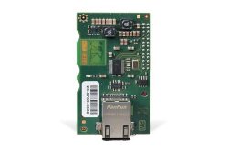 Einzelne grüne elektronische Leiterplatine mit verschiedenen Komponenten und einem Ethernet-Anschluss.
