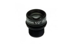 Eine schwarze Kameraobjektivlinse mit Aufschrift „16mm 1/2'' IR“.
