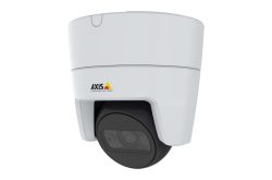 Eine weiße Überwachungskamera mit schwarzem Objektiv von AXIS Communications.