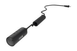 Kompakte, schwarze Überwachungskamera mit spiralförmigem Kabel und USB-Anschluss.