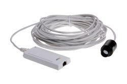 Ein Überwachungskamera-Modul mit einem langen weißen Kabel und einem schwarzen Kamerakopf.