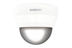 Kuppel-Kamera mit der Aufschrift "Wisenet" auf weißem Hintergrund.