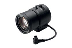 Schwarzes CCTV-Objektiv mit integriertem Kabel und Stecker.