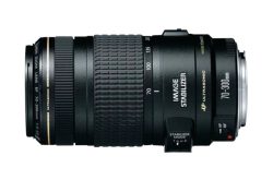 Canon Kameraobjektiv EF 70-300mm f/4-5.6 IS USM, schwarzes Gehäuse, Zoomring, Bildstabilisator-Schalter.