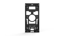 Eine schwarze, rechteckige Metallhalterung mit verschiedenen Aussparungen und Befestigungspunkten.