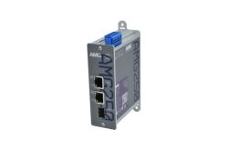 Ein grauer AMG2500 Netzwerk-Switch mit zwei Ethernet- und zwei SFP-Ports sowie einer blauen Anschlussklemme.
