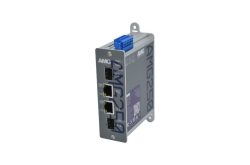 Ein Gerät mit der Aufschrift "AMG250", ausgestattet mit mehreren Ethernet-Anschlüssen und einem Glasfaseranschluss.