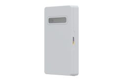 Ein weißer rechteckiger Sensor mit einem schmalen, dunklen Fenster und dem Logo "AXIS" an der Seite.