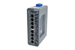 Industrieller Ethernet-Switch mit mehreren RJ45-Ports und der Aufschrift "AMG".