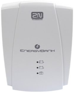 Ein weißes Gerät mit der Aufschrift "2N Telekomunikace" und "EnergyBank".