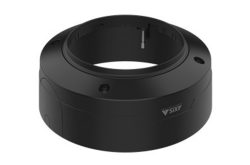 Schwarzer, ringförmiger Adapter mit Markierung "SIXX".