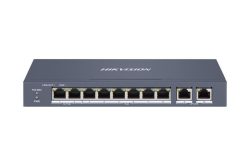 Ein grau-schwarzer Netzwerk-Switch von Hikvision mit zehn Ethernet-Anschlüssen und PoE-Funktionalität, gekennzeichnete Ports 1 bis 8 für PoE und Ports 9 und 10 als Uplink.