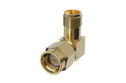 Goldfarbener 90-Grad-Steckeradapter mit Innengewinde und Außenrändelung.