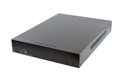 Ein schwarzer Netzwerkvideorecorder (NVR) mit mehreren Anschlüssen an der Vorderseite.