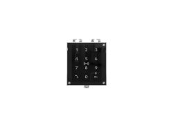 Eine numerische Tastatur mit den Ziffern 1 bis 9, einem Telefonsymbol, einem Schlüsselsymbol und einem RFID-Symbol in der Mitte, montiert auf einem rechteckigen schwarzen Paneel.