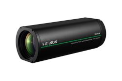 Eine schwarze Fujinon-Kameraoptik von Fujifilm mit digitaler Bildstabilisierung und schnellem Autofokus.