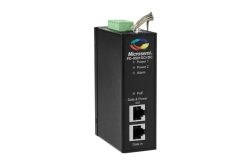 Ein schwarzes Microsemi PD-9501GCI/DC PoE-Injektorgerät mit zwei Ethernet-Ports und Status-LEDs.