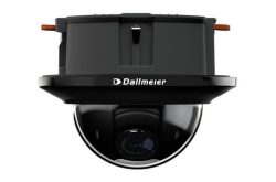 Eine Überwachungskamera von Dallmeier mit schwarzem Gehäuse und Glaskuppel.