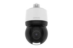 kamera in schwarzem und weißem Gehäuse von Hanwha mit sichtbarem Objektiv.