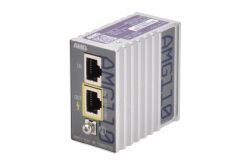 Rechteckiges Netzwerkteil mit zwei Ethernet-Anschlüssen, beschriftet mit "IN" und "OUT", und der Aufschrift "AMG110".