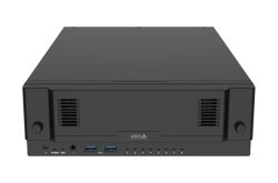 Schwarzer Server oder Netzwerkrekorder mit Lüftungsschlitzen und mehreren Anschlüssen vorne, einschließlich USB-Ports.