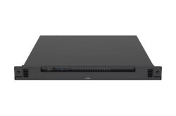 Ein schwarzer Server-Rackmount mit Lüftungsschlitzen und mehreren Anschlussbuchsen an der Vorderseite.