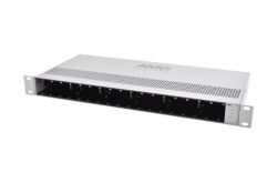 Metallisches Rackmount-Gehäuse von AMG Systems ohne installierte Module, mit Belüftungslöchern oben und Montageohren an den Seiten.