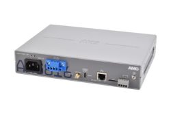 Graues elektronisches Gerät mit mehreren Anschlüssen, darunter Ethernet, Stromanschluss und serielle Schnittstelle.
