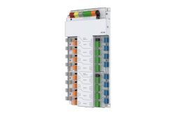 Ein modernes elektrisches Anschlussfeld mit farblich kodierten Klemmen in Rot, Gelb, Grün, Orange und Blau, beschriftet und in einem weißen Rahmen montiert.