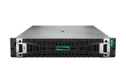 Ein schwarzer Server mit grünem Logo und mehreren Laufwerksschächten an der Vorderseite.
