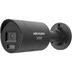 Schwarze Überwachungskamera der Marke Hikvision mit wetterfester und korrosionsbeständiger Beschriftung.