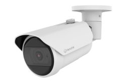 Weiße Sicherheitskamera von Hanwha mit zylindrischem Design und Wandhalterung.