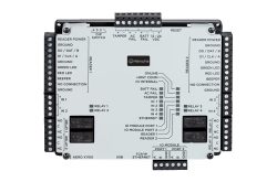 Ein elektronisches Steuergerät von Hanwha mit verschiedenen Anschlüssen und Beschriftungen für Leser, Relais und Stromverbindungen, bekannt als AERO X1100.