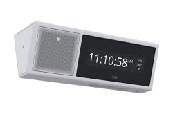 Digitale Wanduhr mit Lautsprecher und Anzeige der Uhrzeit 11:10:58 AM, Freitag, 30. Dezember.