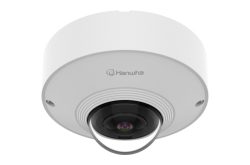 Überwachungskamera von Hanwha mit weißem Gehäuse und sichtbarer Glaslinse.