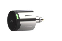 Ein silberner USB-Stecker mit schwarzer Kappe und grüner LED-Anzeige.