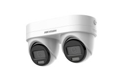 Weiße Sicherheitskamera mit zwei Linsen und Hikvision-Logo auf der Oberseite.