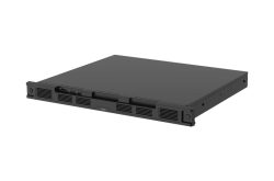 Schwarzes, flaches 1U-Rackmount-Servergehäuse mit Lüftungsschlitzen und Bedienelementen auf der Vorderseite.