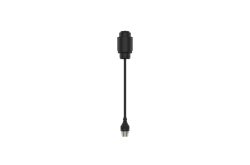 Ein schwarzes Kabel mit Steckverbindern an beiden Enden, vertikal ausgerichtet auf weißem Hintergrund.