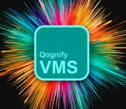 Ein Logo mit der Aufschrift 'Qognify VMS' auf einem türkisfarbenen Quadrat, umgeben von bunten, strahlenförmigen Linien vor einem schwarzen Hintergrund.