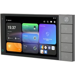Nahaufnahme eines modernen Smart-Home-Bedienfelds mit Touchscreen; zeigt verschiedene Anwendungen wie Türstation, IP-Kamera und Anrufe an, mit physischen Tasten auf der rechten Seite.
