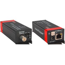 Zwei schwarze Ethernet-Adapter mit der Aufschrift 'MetriCopper', einer zeigt einen Koaxialanschluss und der andere einen Ethernet-Anschluss, beide mit roten Enden.